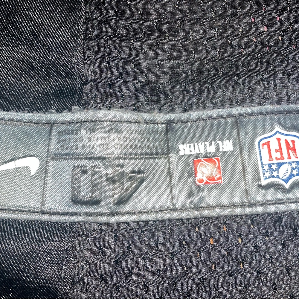 Marshawn Lynch Oakland Raiders #24 Jersey - Picture 4 of 5
